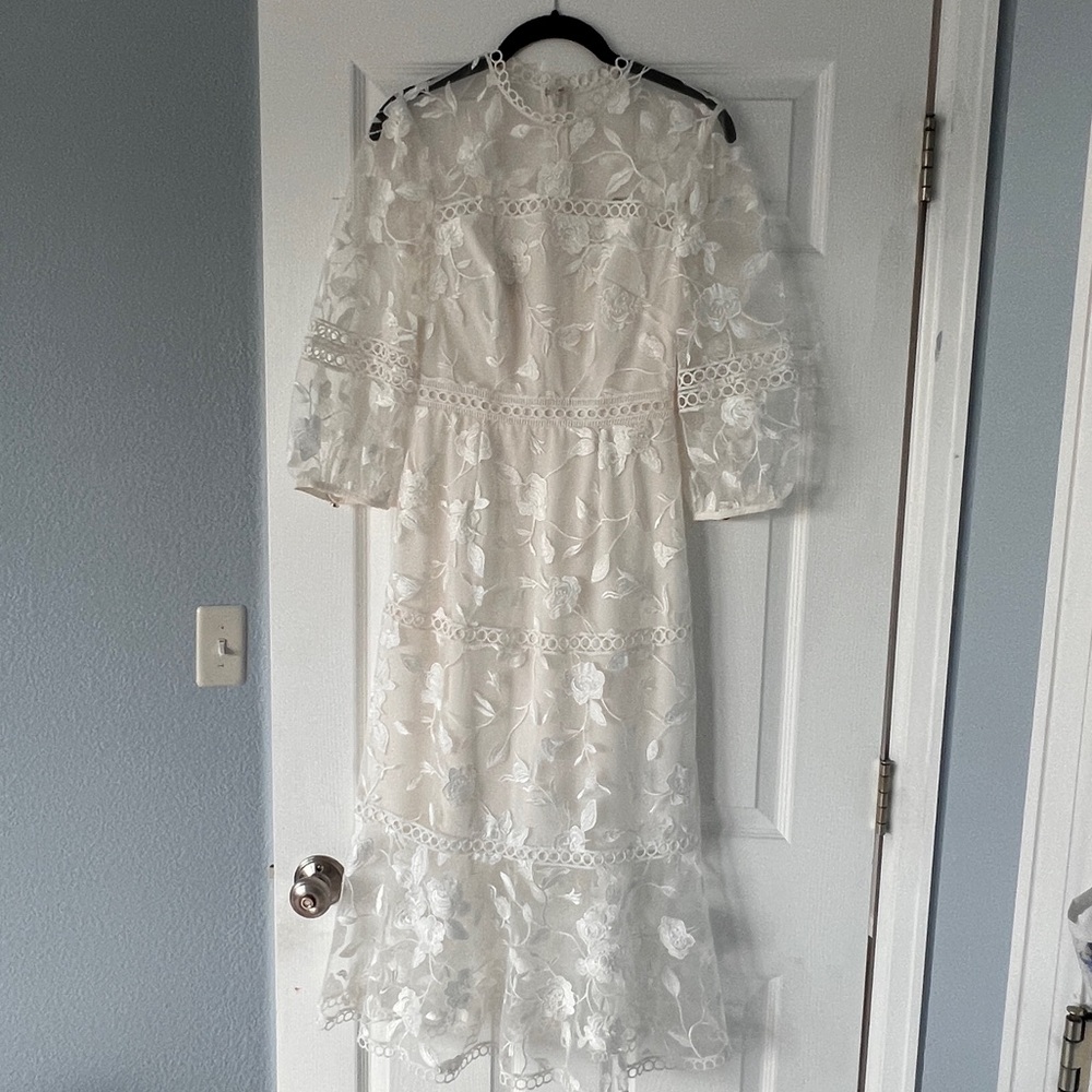 Elegant Ted Baker White Lace Dress